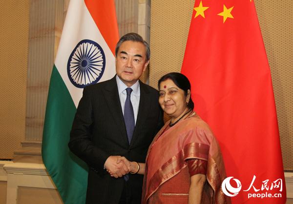 6��4�գ�����(w��)ί�T���⽻���L�������Ϸǳ�ϯ��u�������L��ʽ�������g��Ҋӡ�����L˹�������� ��־���z