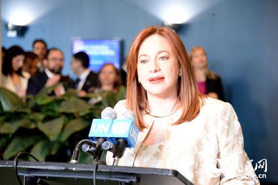 �D�鬔�������M(f��i)�����_(d��)����˹Ƥ�Z�_��ӛ������ �z