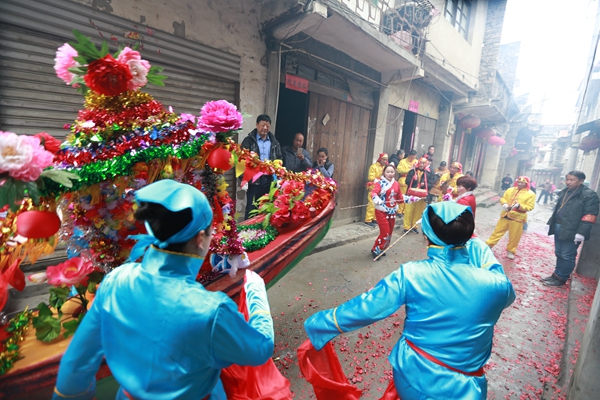 �׺Ӻӽ����״�������[�t��һ�l����