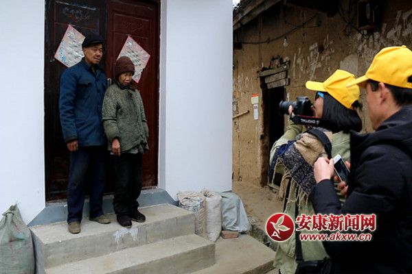 �@һ��(du��)��D�����ӳ��������(w��)���������pĿʧ����ʮ�������ɷ�ʼ�K���x���������˺������Տ���Ӱ�����s��ʮ����ɽ·�����(d��ng)�F(xi��n)����.