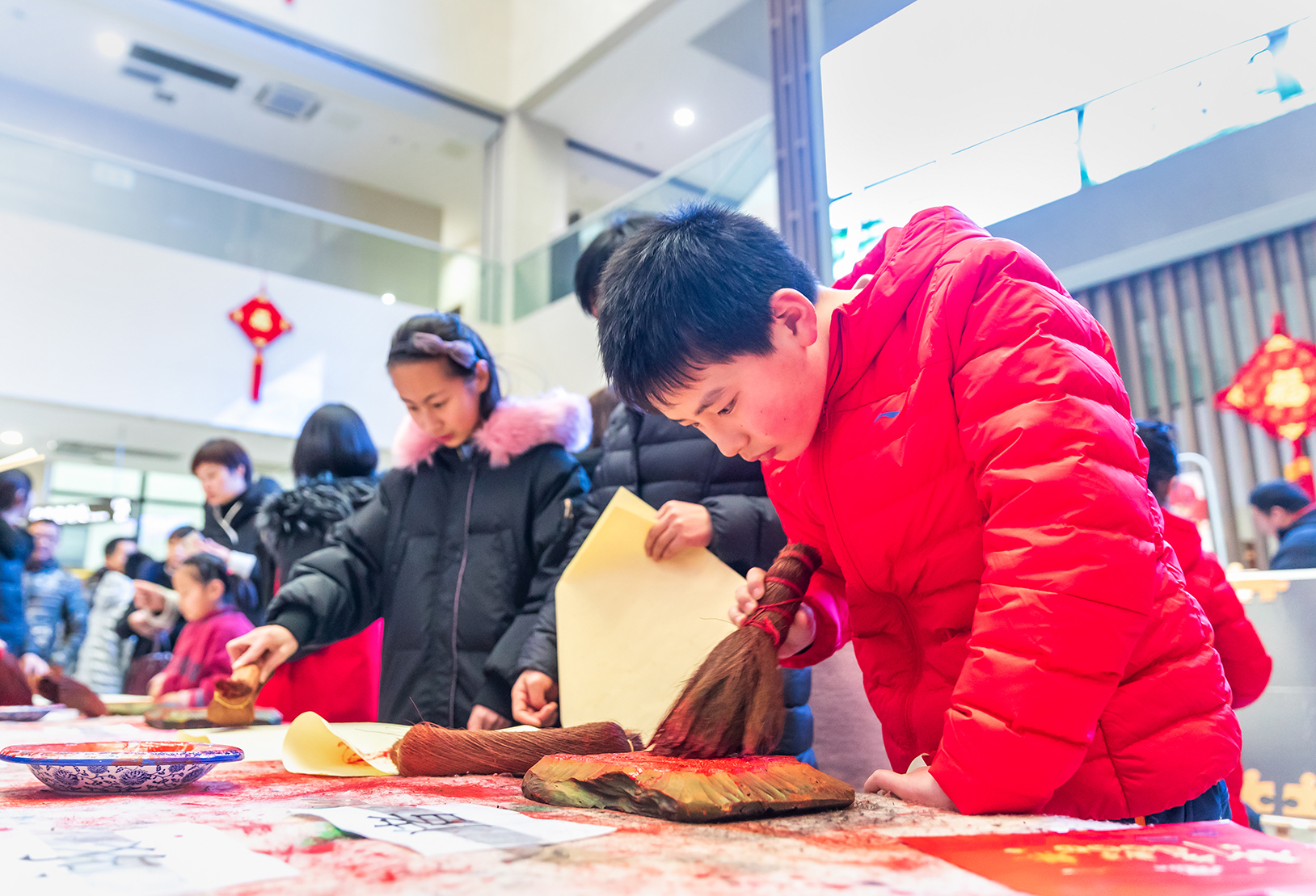 �����^���^(gu��)�����������S��Ⱥ�����Ļ����(d��ng)�������в����^�ڴ���(ji��)�����e�k&ldquo;��ζ&rdquo;ϵ���Ļ����(d��ng)��׌ǰ��(l��i)���ӻ��(d��ng)�����ڿ옷(l��)���w�(y��n)���y(t��ng)�ꮋ(hu��)�������^(gu��)����Ѧ�ڌW(xu��) �z.jpg