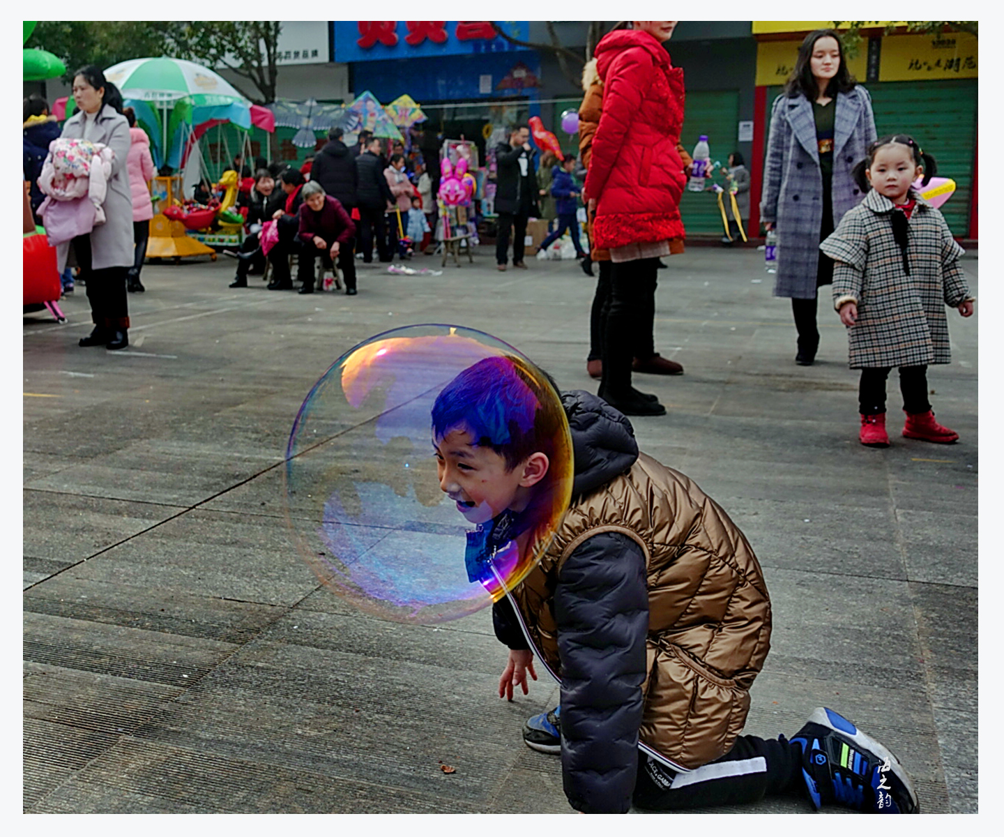 ���³�һ���磬Ѯ�(y��ng)ף���� �V��(ch��ng)һ�ǎׂ�(g��)���ӱM��Ĵ��������������Ĕz�ǶȾ�����������(l��i)�к����ƺ��^����������  Ѧ����   �z.jpg