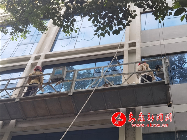 �������׃��@���R���扦���M�з�ˢ