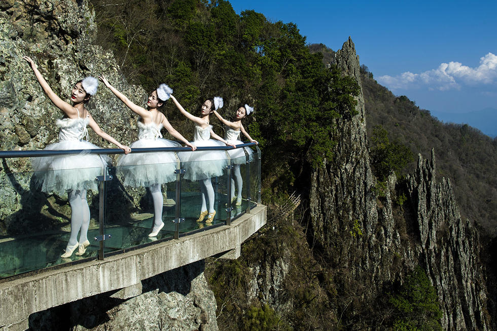 �����όmɽ�ϵĿ��а���