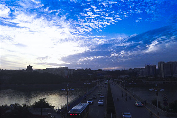 �c(di��n)ٝ�������n���ĳ��е�·