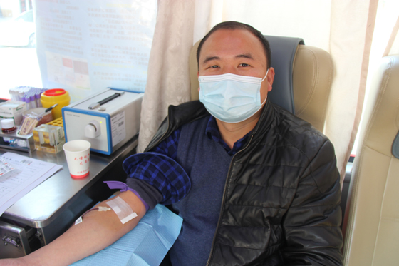 血液是生命的禮物——中國聯(lián)通安康市分公司、安康大數(shù)據(jù)運(yùn)營有限公司聯(lián)合開展冬季應(yīng)急獻(xiàn)血活動