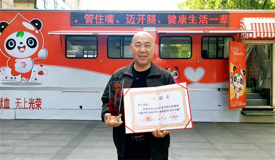 安康李軍，18年獻(xiàn)出“10”個自己……