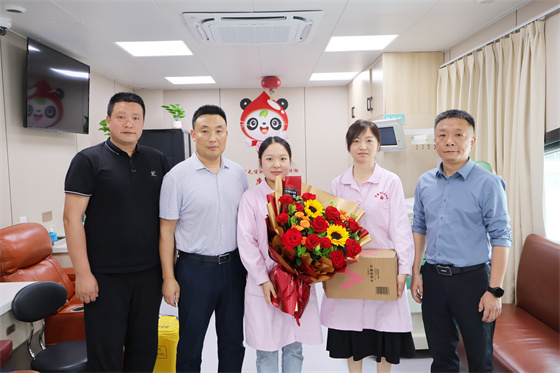 安康市中心血站開展“5·12”國(guó)際護(hù)士節(jié)慰問(wèn)活動(dòng)