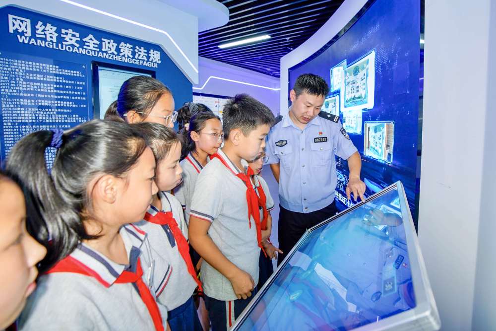 2025111623e725f9120d4381979c14d434e1eba0_20251116d56eb6d5321